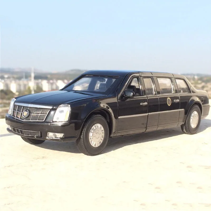 

22CM 1:32 Scale Metal Alloy Classic American Lengthened Extended Car Model Diecast Vehicles Toys F Children Gifts