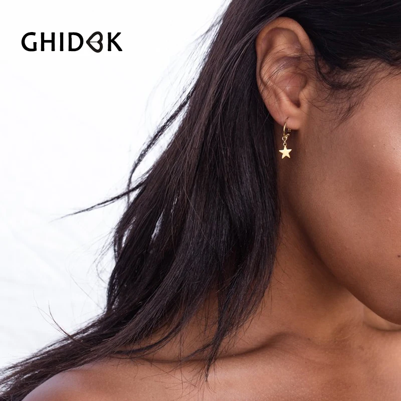 Женские серьги кольца с маленькими звездами GHIDBK простые золотистый обручи