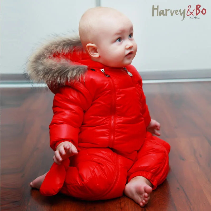 Детский цельнокроеный пуховик Arvey & Bo с воротником из меха енота комбинезон для