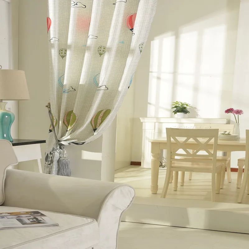 Шторы с белыми воздушными шарами Детские затемняющие шторы тканевые прозрачные