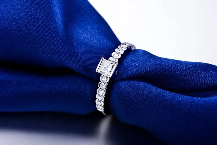 ZOCAI натуральный огранка «Принцесса» 0,24 КТ сертифицированный центр Diamond 0,27 Ct боковой из белого золота 18 карат обручальное женское кольцо W05458