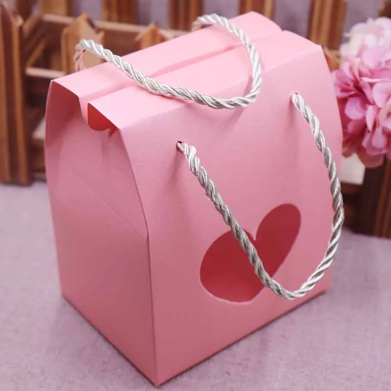 box same as pic 20 штук Бумага ясно отверстия в форме сердца коробки разных цветов Бумага конфеты коробки с ручкой закуски Печенье конфет подарки коробка для свадьбы - Цвет: box same as pic