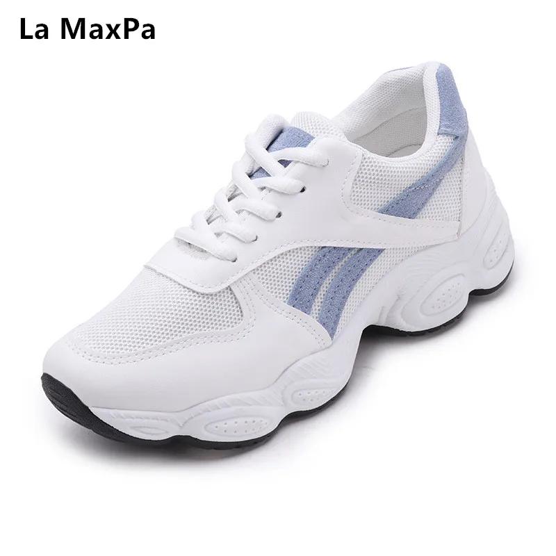 Весенние женские кроссовки на плоской подошве воздухопроницаемые белые туфли