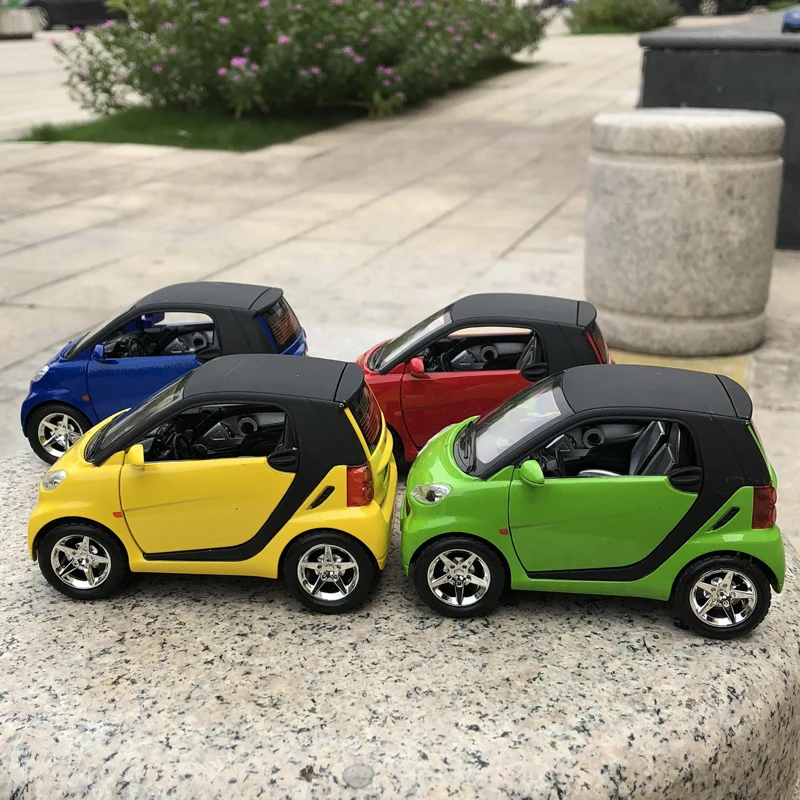 1:32 Smart ForTwo литая модель автомобиля из сплава автомобиль со звуком и светом