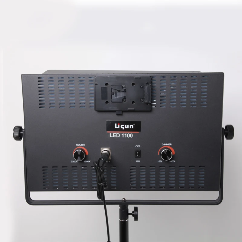 LED1100 camera panel light with V buckle soft plate medium size studio image CD50 | Электроника