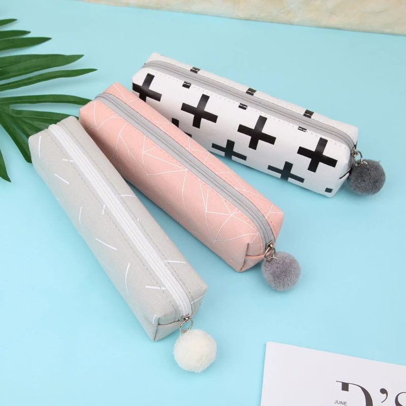 Лаконичный однотонный пенал для девочек студенческий с меховым шариком