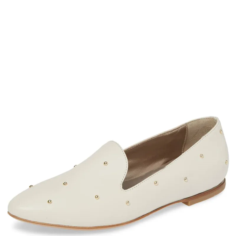 Туфли женские с заостренным носком на плоской подошве заклепками | Обувь