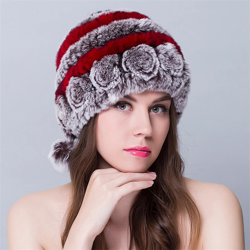 Зимняя женская шапка из натурального меха можно носить как передней частью так и