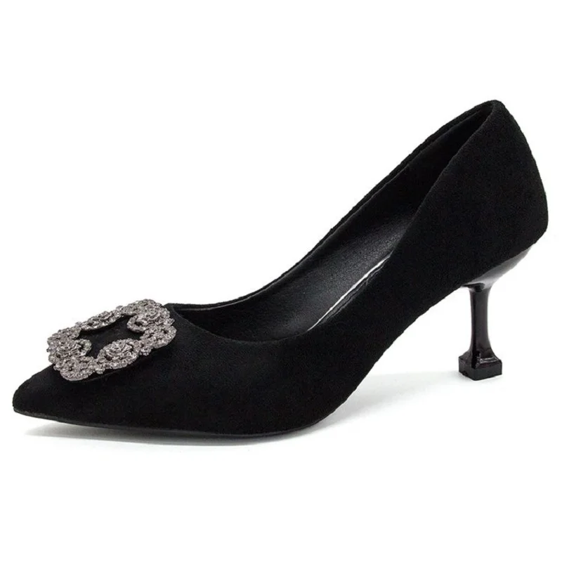 Женские свадебные туфли на шпильке красные с острым носком и пряжкой украшенные