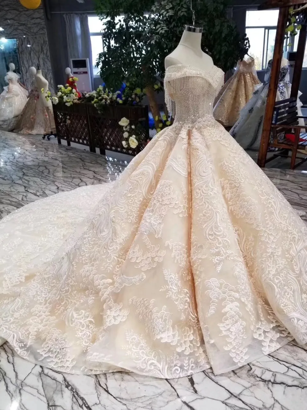 Luxury Wedding Gowns off Shoulder Tassel Beading Beads Champagne Embroidery Ball Gown Dresses 2019 New vestido de noiva | Свадьбы и