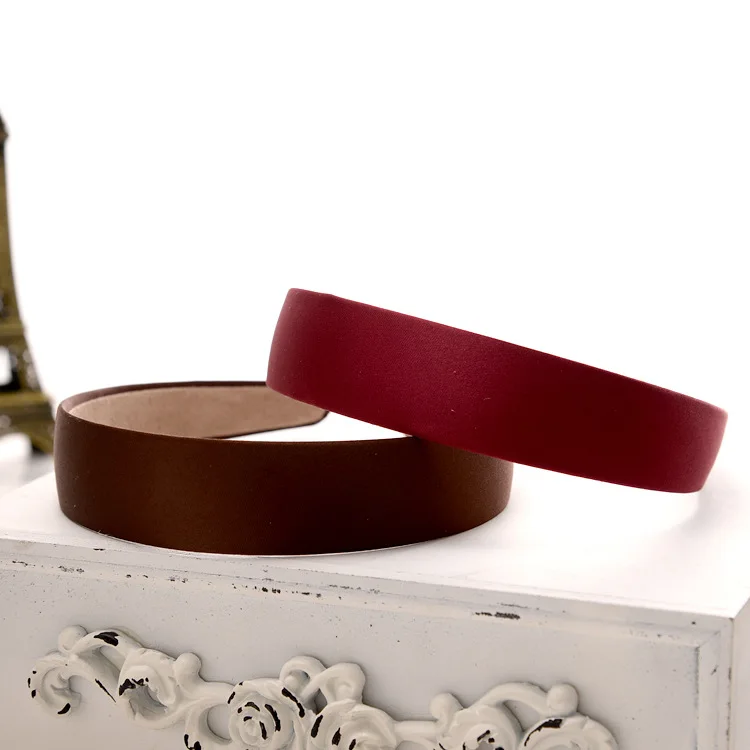 Рисунок 2 - Модный простой широкий ободок для волос