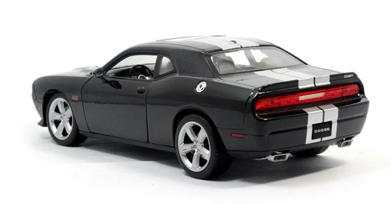 Автомобиль из сплава 1:24 модель автомобиля dodge challenger с высокой симуляцией