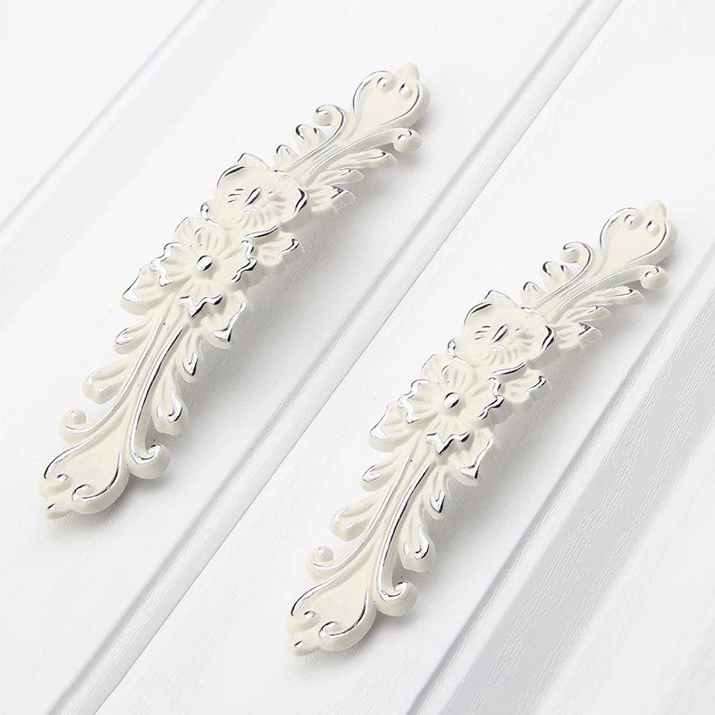 Ручки и ручки для шкафа Классический выдвижной ящик кухонного белые золотые