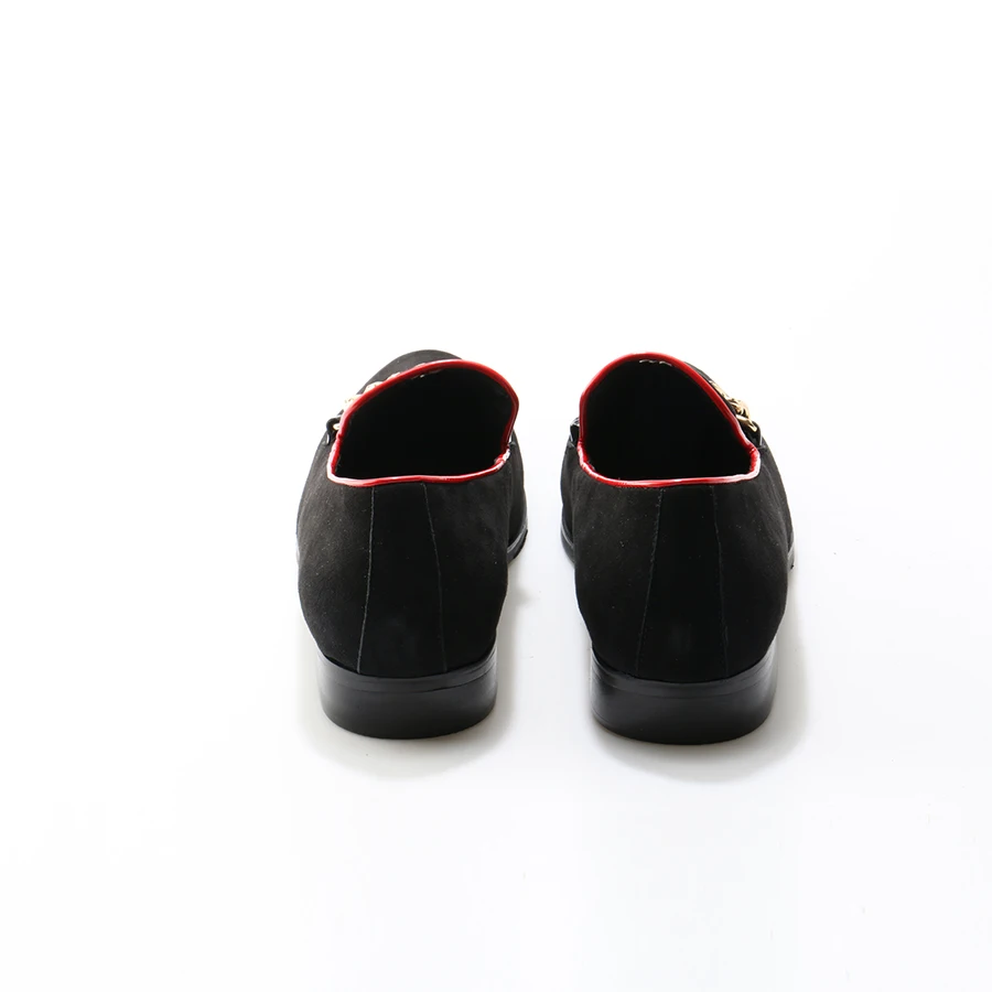 저렴한 OKHOTCN 블랙 스웨이드 가죽 남성 로퍼 골드 체인 웨딩 파티 남성 캐주얼 신발 Somking 슬리퍼 빅 사이즈 남성 플랫