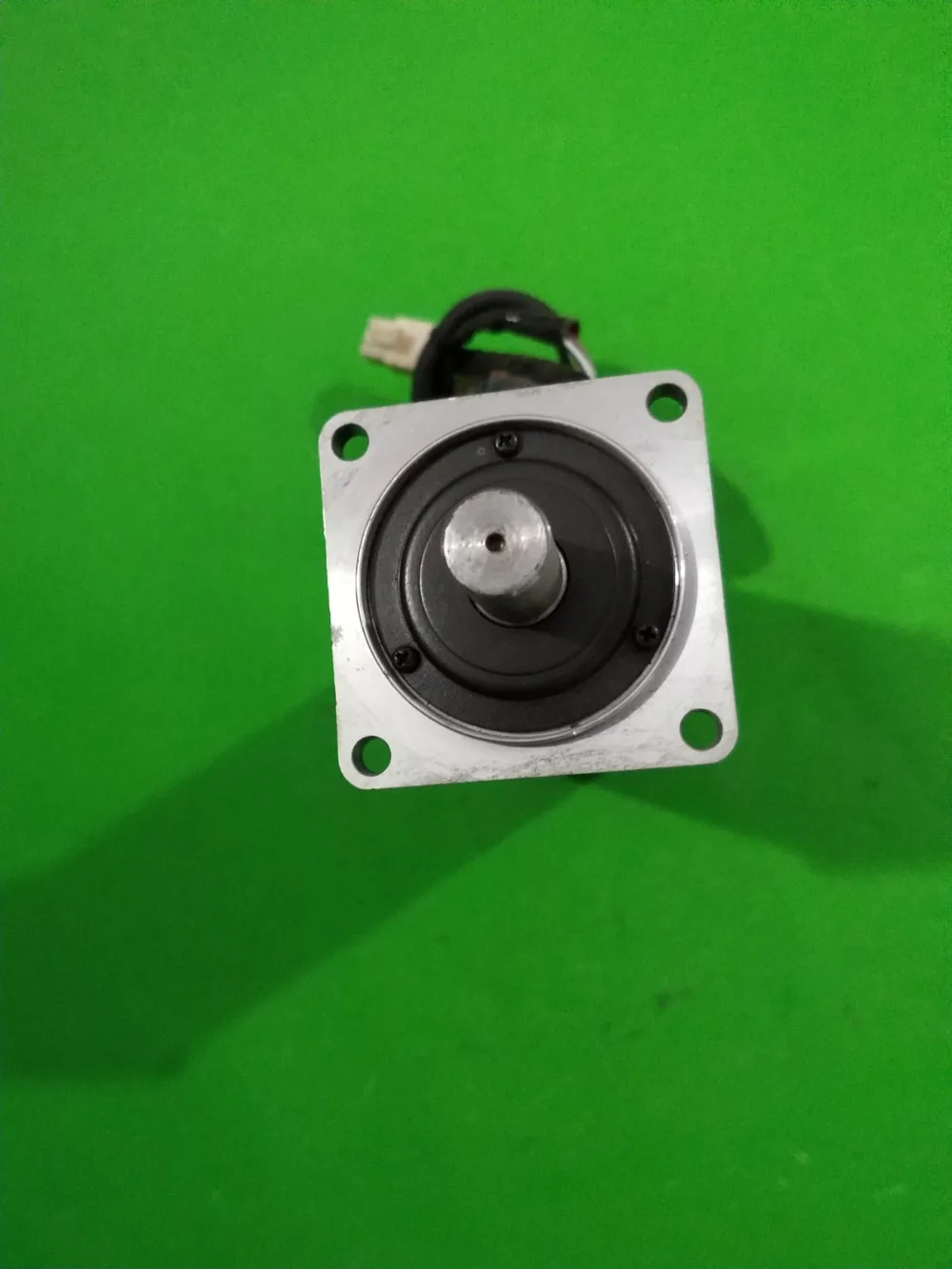 

Yaskawa SGML-04AF12C Servo Motor used in good condition