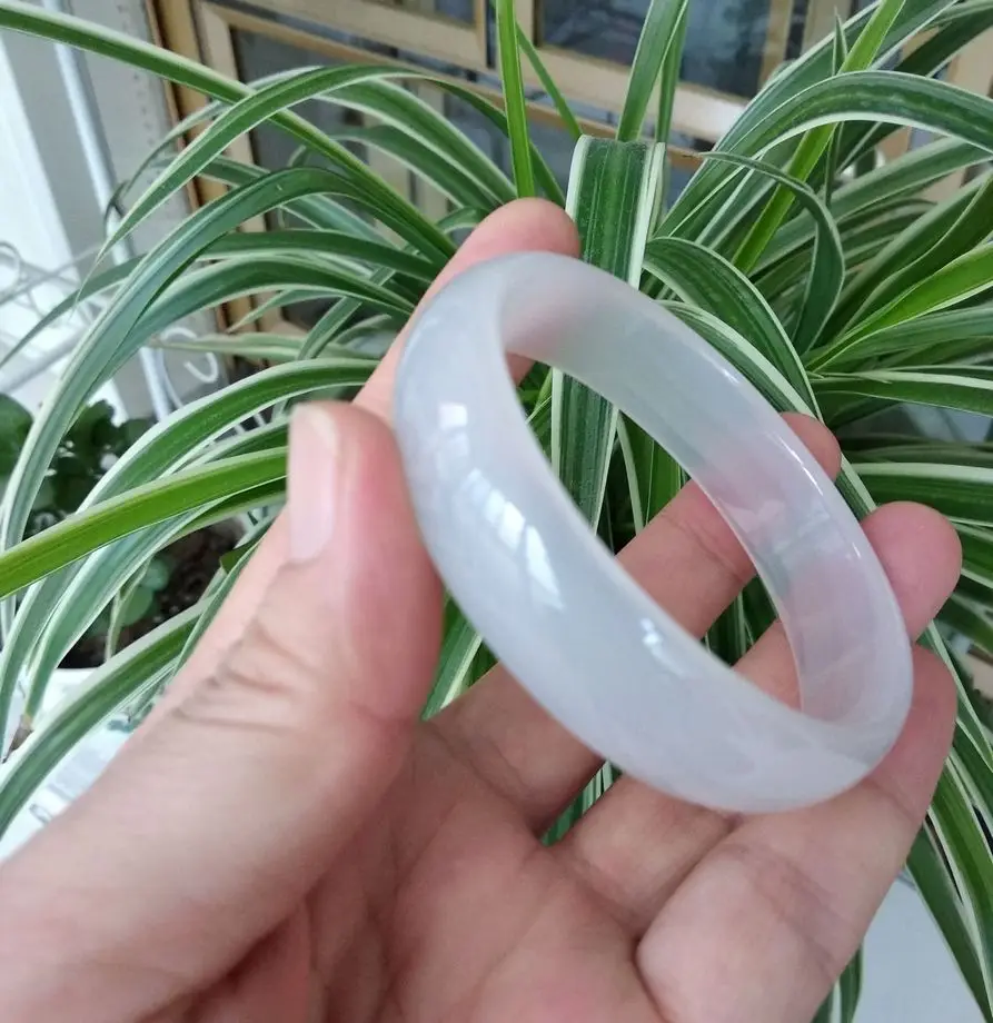 Exquisite Nature Hand Carved White chalcedony Bangle agate bracelet Size is optional ~Fine | Дом и сад