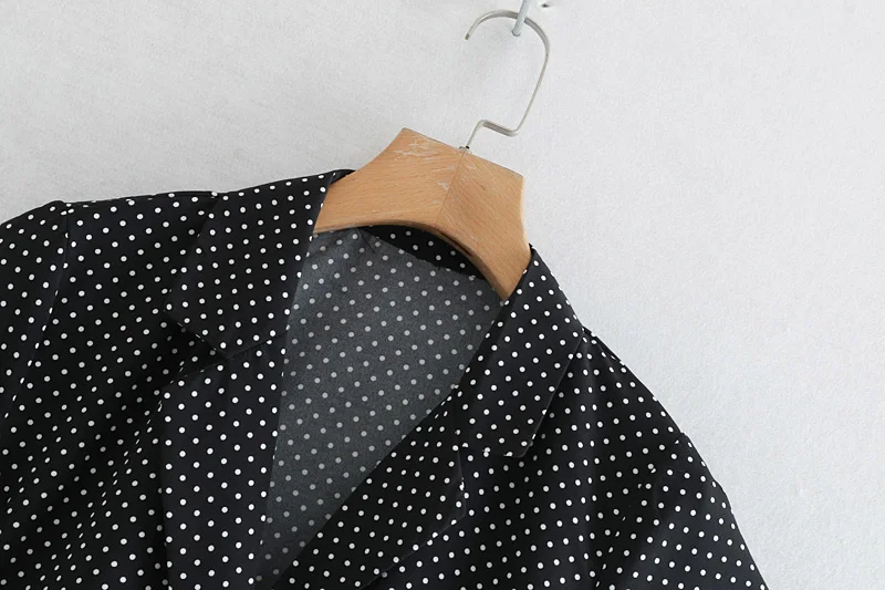 Винтаж стильный Polka Dot комбинезоны Для женщин мода воротник с лацканами, украшенные пуговицами, купальный костюм с шортами Повседневное боди Femme
