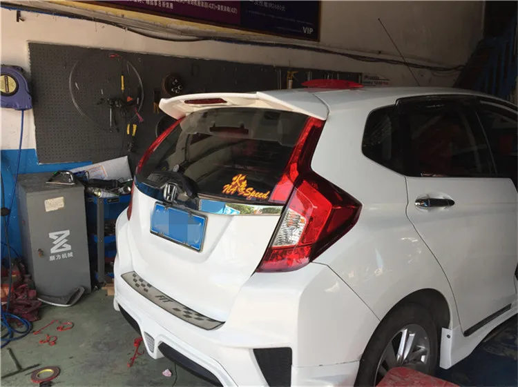 Для Honda Fit Jazz спойлер со светодиодным светильник ABS Материал заднее крыло грунтовка черный для- Fit GK5 крыша Спорт спойлер RS