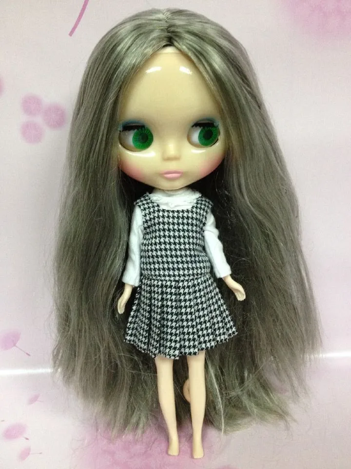 Бесплатная доставка куклы телесного цвета черная кукла (серые волосы прозрачная