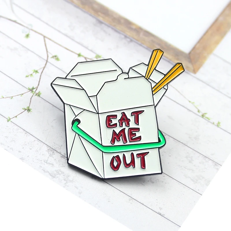 Коробка для ланча, брошь, мультяшная коробка для фаст-фуда, EAT ME OUT, забавная эмалированная булавка, Джинсовая кожа, значок, офисный белый воротник, персонализированные подарки