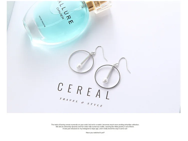 

European And American Gold And Round Earrings Fashion Crystal Ornaments Geometric Hollow Earrings And Wholesale