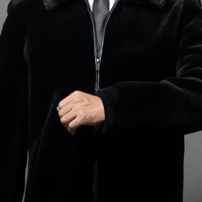 Осенне зимнее мужское меховое пальто из норки с отворотом черная оторочка