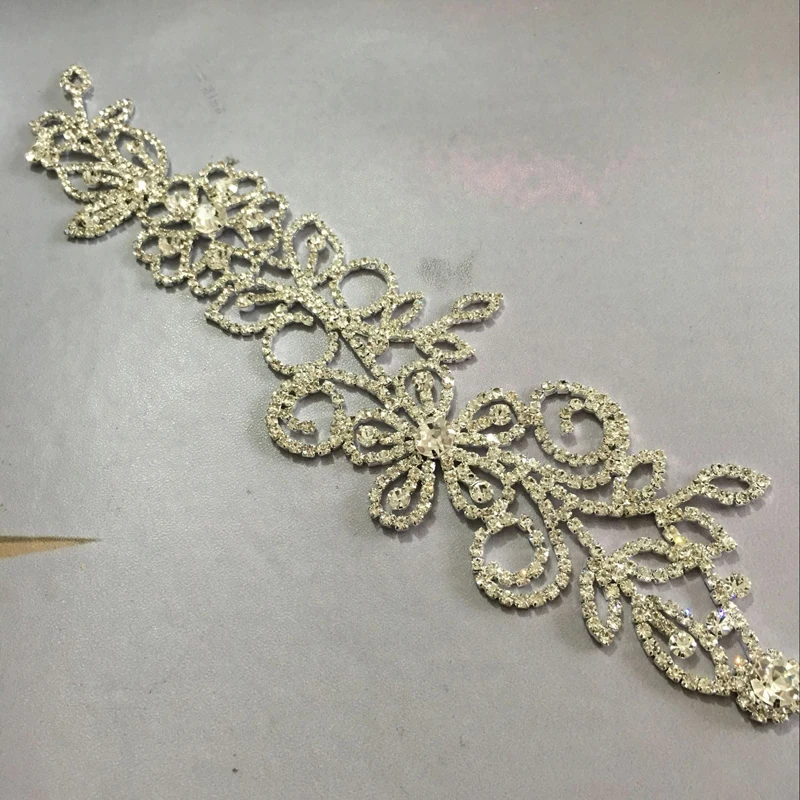 Стразы Цветочная аппликация 1 шт. Серебряная основа пришивная 20x6 см используется