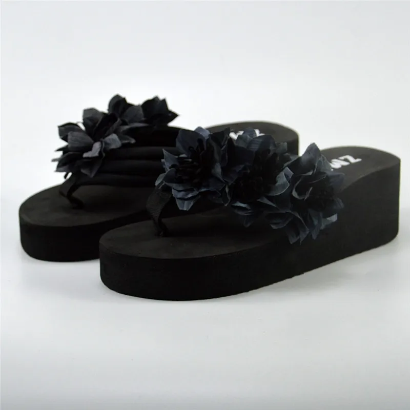 Летние женские туфли на танкетке с рифленой подошвой сандалии цветочным узором