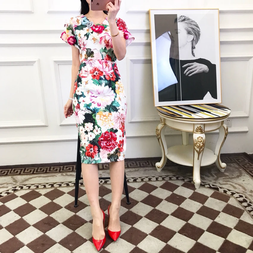 

2019 summer new dress arrival retro V-Neck short Batwing Sleeve Handmade Floral print Beading knee length women party dress