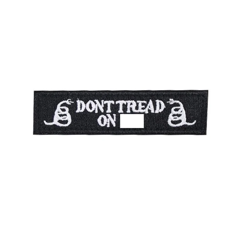 2 Tread on me Black Нашивка с вышивкой в Боге, мы доверяем, Череп, боевой дух, лозунг, нашивки, военный бой, тактическая аппликация, эмблема, вышитые значки - Цвет: 2 Tread on me Black