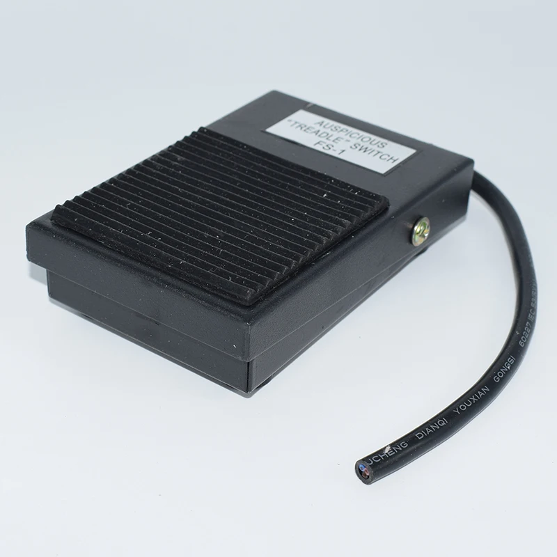 Флейта/флейта (железная) с 10-сантиметровым ножным выключателем |