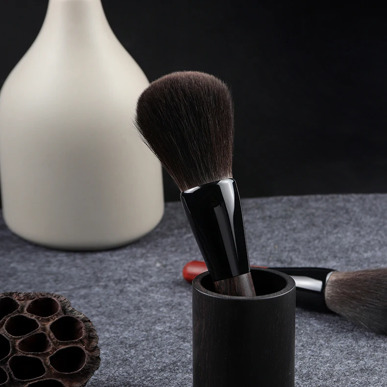 004 Professional Makeup Brushes Ultra-soft Blue Squirrel Hair Face Powder Brush Natural Wood Handle Cosmetic Tools Make Up Brush