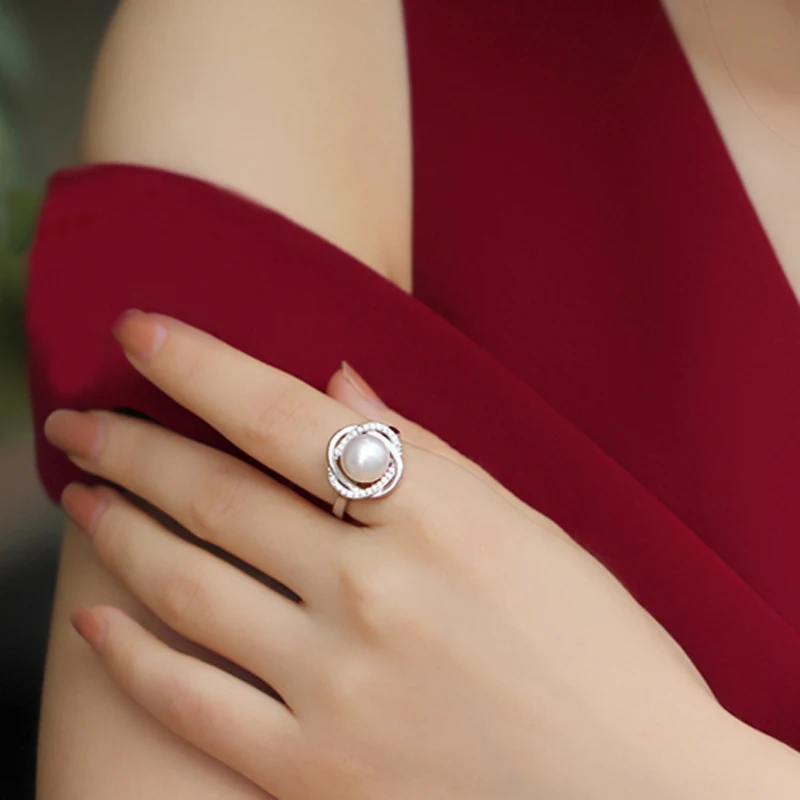 Кольцо женское из серебра 925 пробы с натуральным жемчугом пресноводным