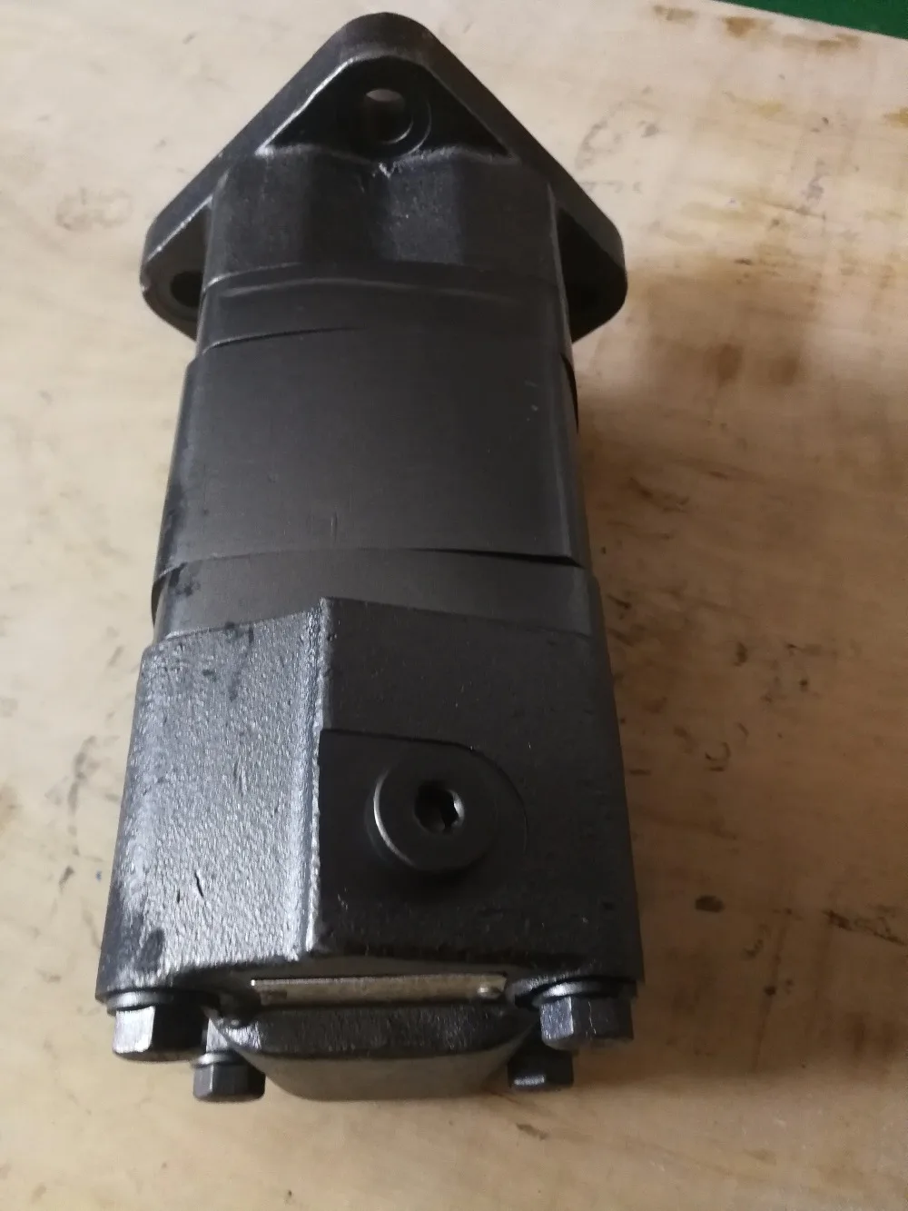

Hydraulic Geroler Disc Valve Motor 2K Series 104-1612-006