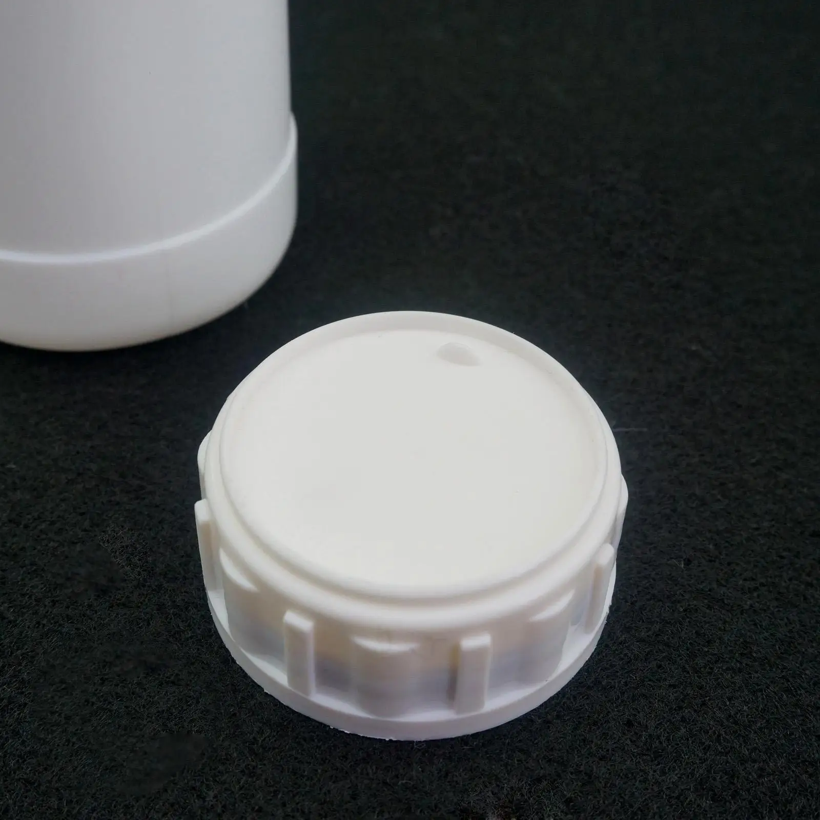 Лаборатория химической стойкости в бутылках из фторированного полиэтилена