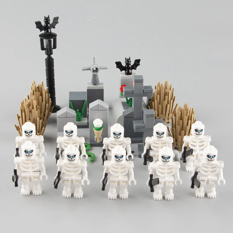 Ужасающие оружия скелетов, блоки города, части кладбища, аксессуары для животных, трава, растения, строительные игрушки.