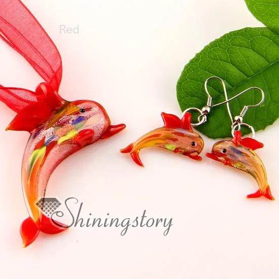 Подвески и сережки в виде дельфина из серебряной фольги муранского стекла