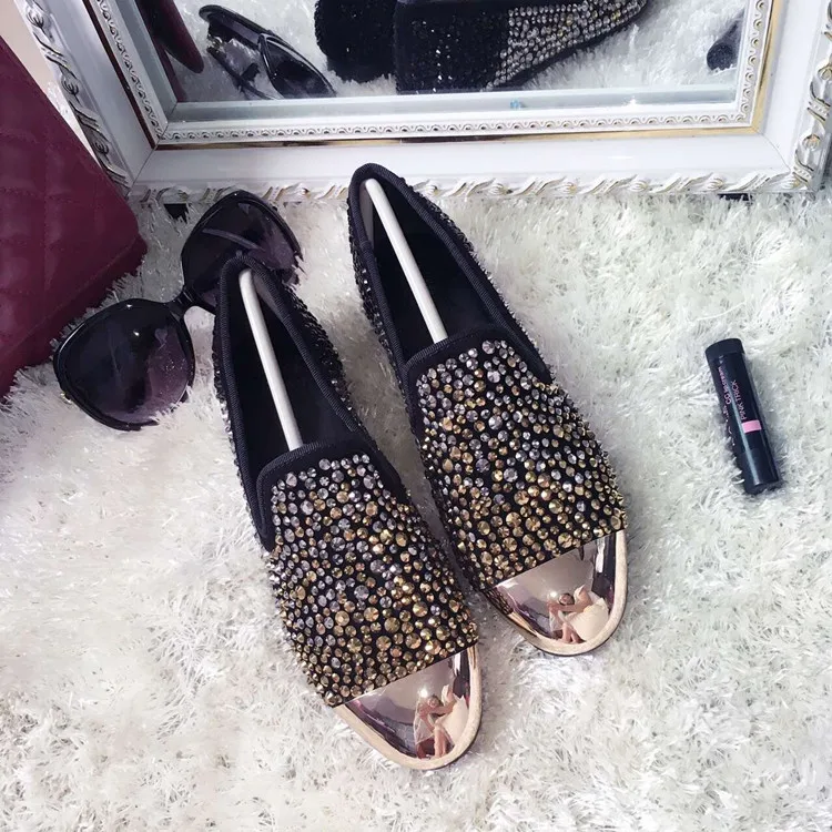Туфли женские декорированные стразами на плоской подошве весна осень 2018|Обувь