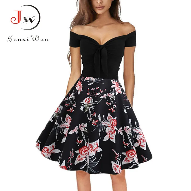 Женское винтажное платье с коротким рукавом черное средней длины принтом в стиле