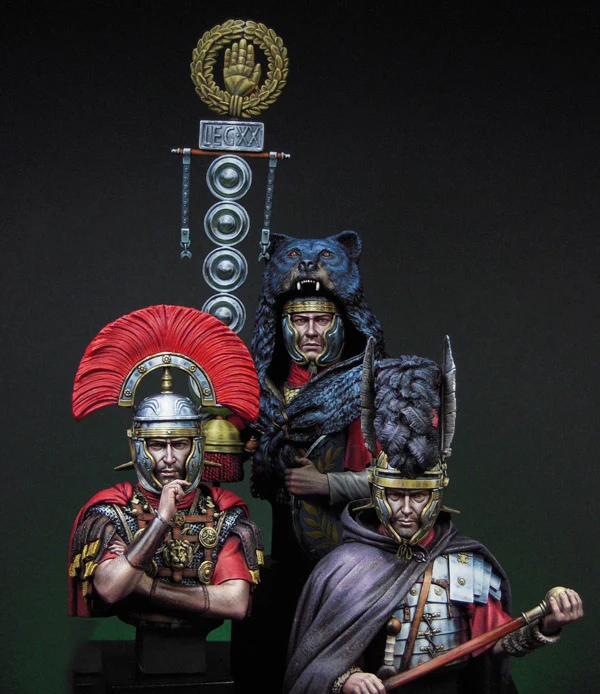 Неокрашенный комплект 1/12 The Might of Rome включает в себя 3 фигурки из смолы миниатюрный