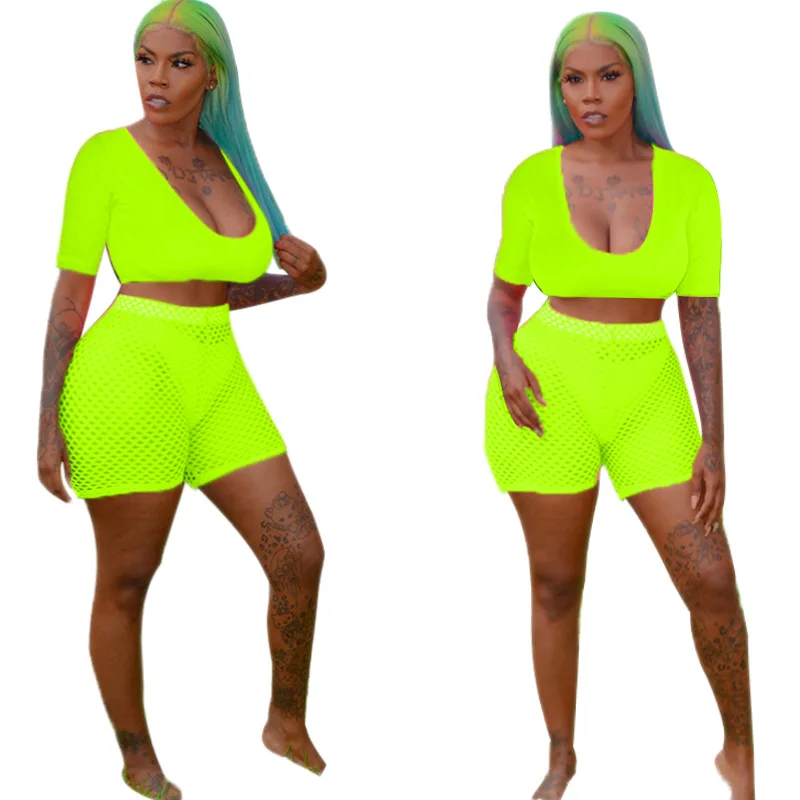 Укороченный топ на бретелях с короткими рукавами и шорты карандаш хит продаж