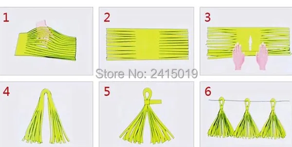 Рождественская гирлянда с кисточками из красной золотой зеленой бумаги 30 х12 см