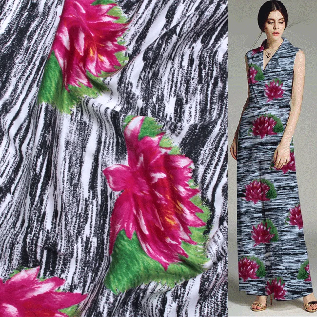 Шелковая эластичная атласная ткань с принтом красных цветов лотоса Ширина 132 см