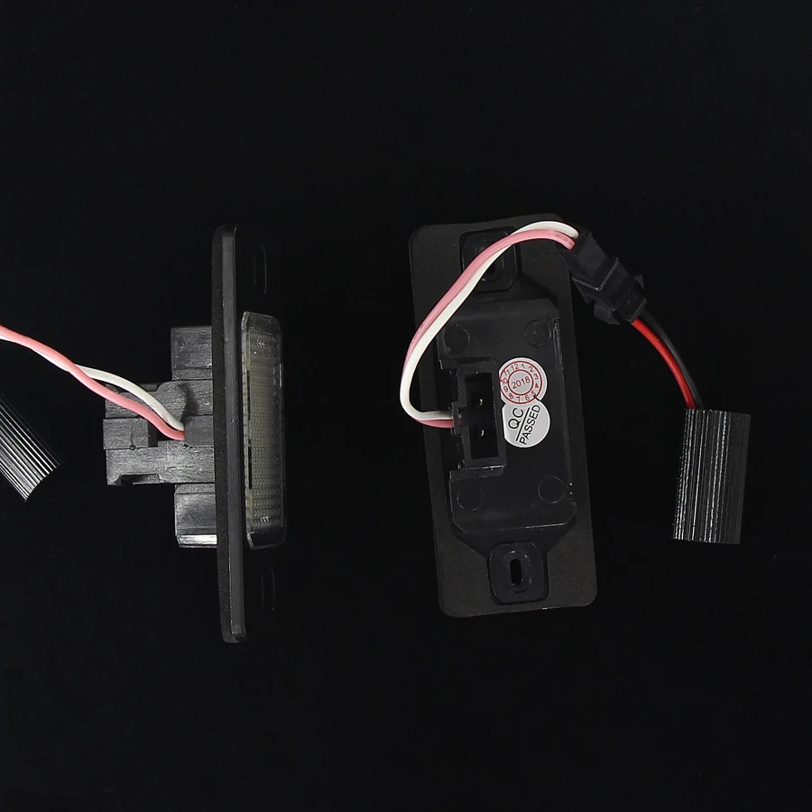 Пара CanBus без ошибок Белый светодиодный номерной знак 18SMD для VW Touareg Tiguan Golf 5 Passat B5 5D