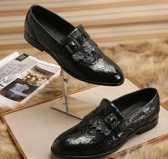

Leather Brogue carved men's shoes crocodile pattern business men's shoes embossed tassel casual loafers