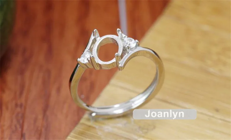 Кольцо Joanlyn с овальными кабошонами 6x8 мм покрытием из белого золота регулируемое