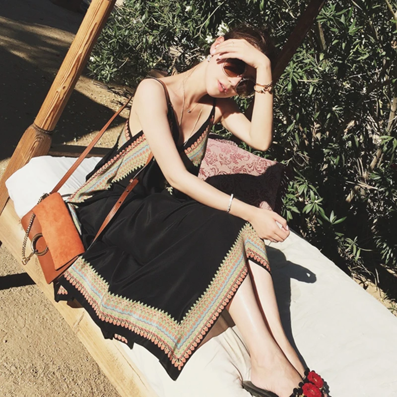 Женское платье с v-образным вырезом вышивкой и рукавами тонкая одежда лето 2019 |