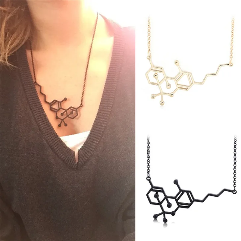 Цепочка чокер с кулоном в виде молекулы THC простой химический кулон золотистого и