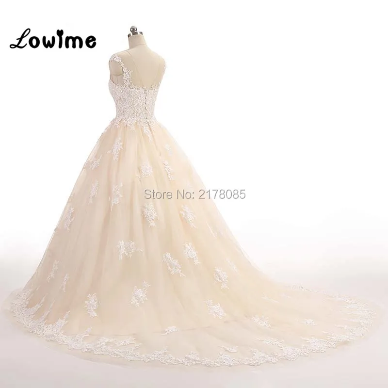 Свадебное платье с длинным шлейфом кружевное невесты коротким рукавом 2018