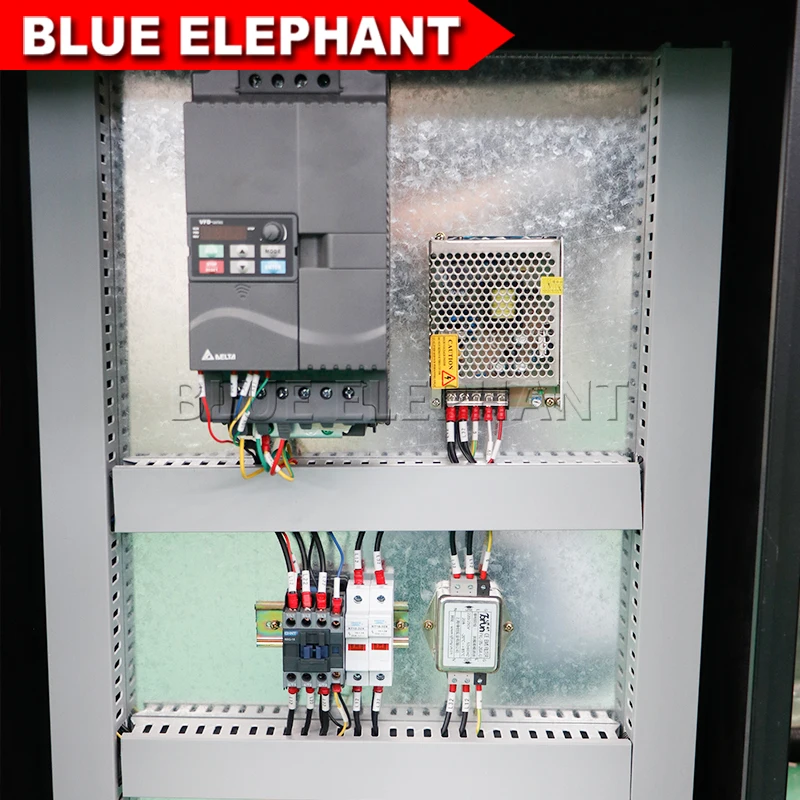 Четырехосевое деревообрабатывающее оборудование 1325 фрезерный станок с ЧПУ